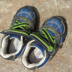 Stride rite leather upper baby shoes size 4.5